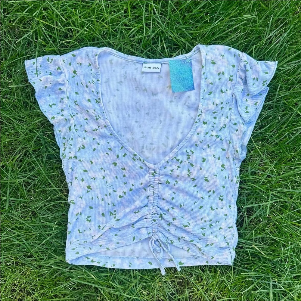 Aritzia Sun-Deh Floral Light Blue Ruched Cropped Tee Shirt Top